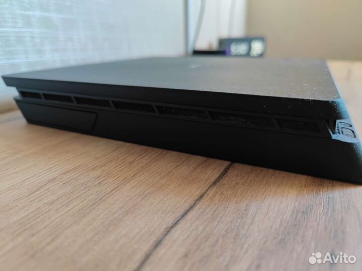 Sony playstation 4 PS4 slim 1tb