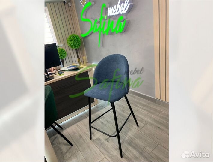 Полубарный стул Лион