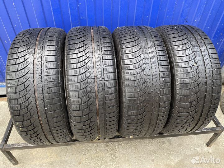 Nokian Tyres WR A4 235/55 R17