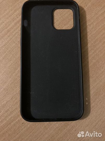 Чехлы на iPhone 12