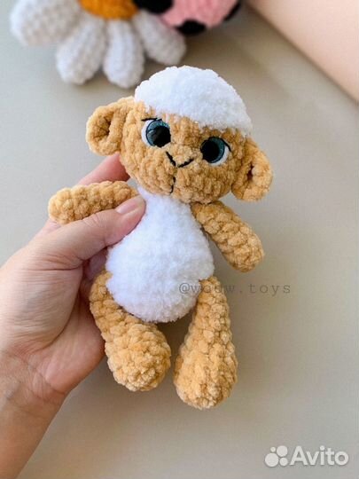 Вязаные игрушки ручной работы барашек
