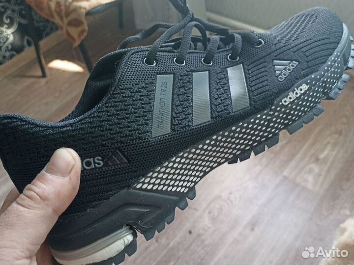 Кроссовки мужские 45 размера adidas