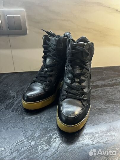 Ботинки женские на танкетке 38