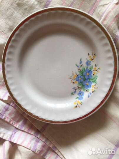 Тарелка мелкая