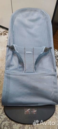Продаю шезлонг качалку babybjorn Bliss Mesh