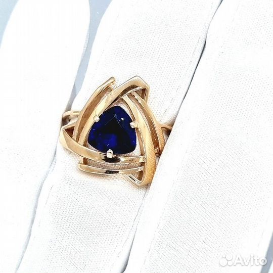 Золотое кольцо с фианитом 19р
