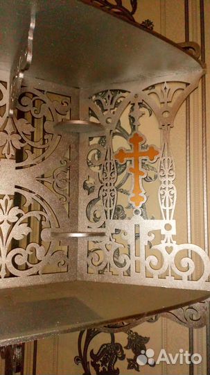 Угловая полка для икон