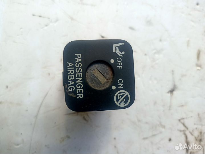 Выключатель подушки безопасности AIR BAG Toyota Co