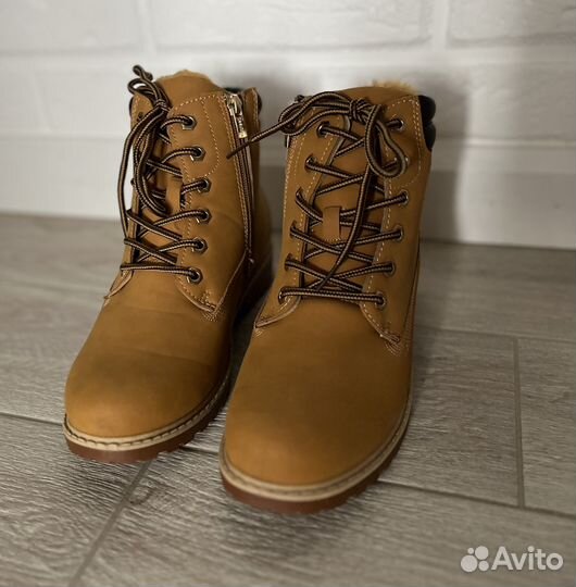 Ботинки женские 38