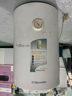 Бойлер Electrolux EWH 30 Quantum Slim
