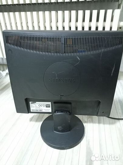 Монитор Samsung