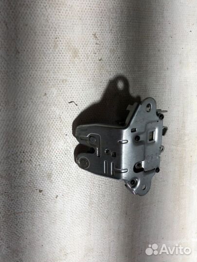 Замок багажника задний Hyundai Solaris 2011-2017