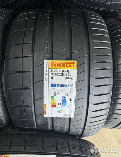 Pirelli P Zero PZ4 355/25 R21 и 255/30 R20 107Y