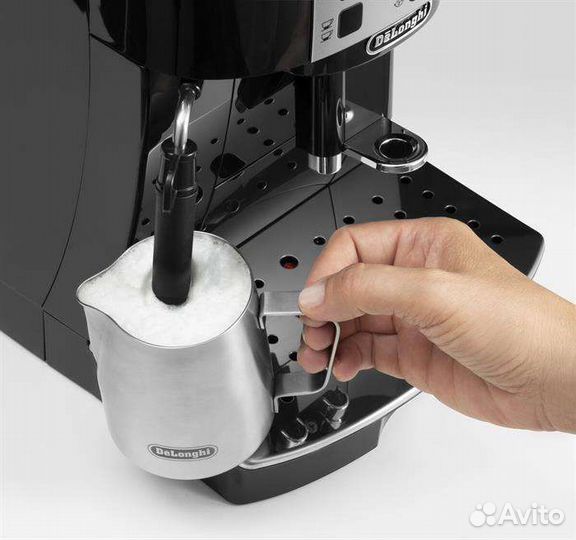 Новая. Кофемашина Delonghi 22.110