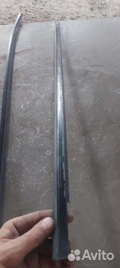 Молдинг стекла Nissan Murano Z50