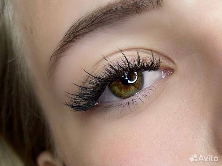 Наращивание ресниц в студии