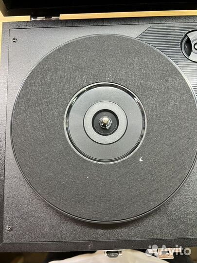 Проигрыватель винтовых пластинок ion vinyl