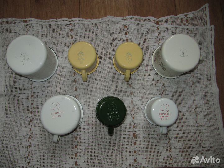 Эмалированные кружки, тазы, блюда СССР