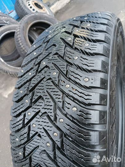 Nokian Tyres Hakkapeliitta 8 SUV 235/60 R18 107T