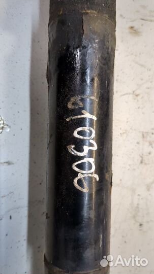 Полуось левая передняя Volkswagen Passat 5