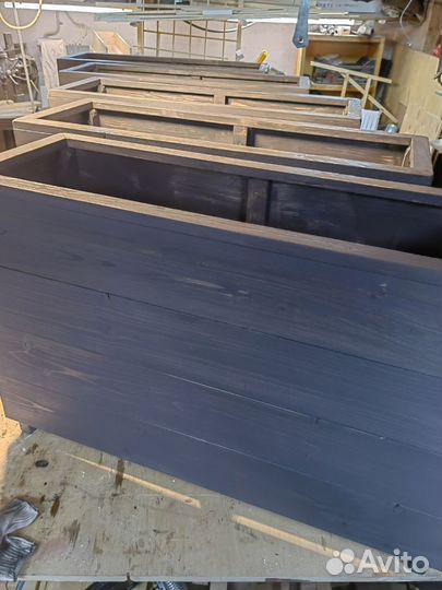 Деревянная клумба для терассы. Кашпо