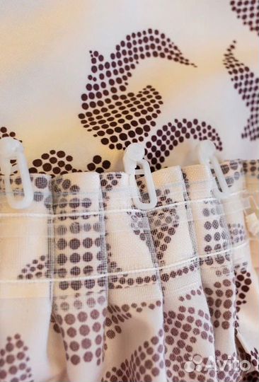 Штора 260х50см, Белый с коричневым вензелем