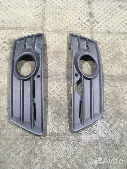 Решетка в бампер под птф правая / левая