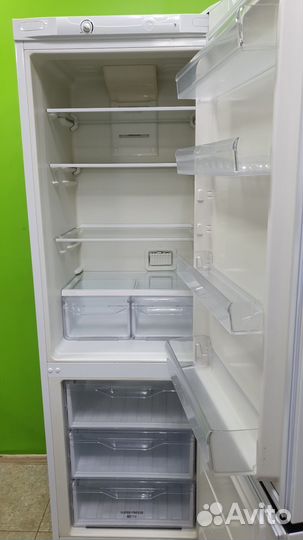 Холодильник indesit NO frost DF4180W