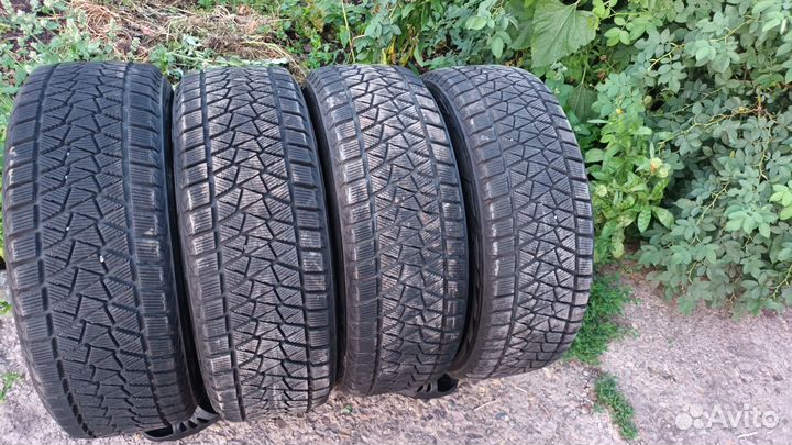 Bridgestone Blizzak DM-V2 225/60 R17 99Q