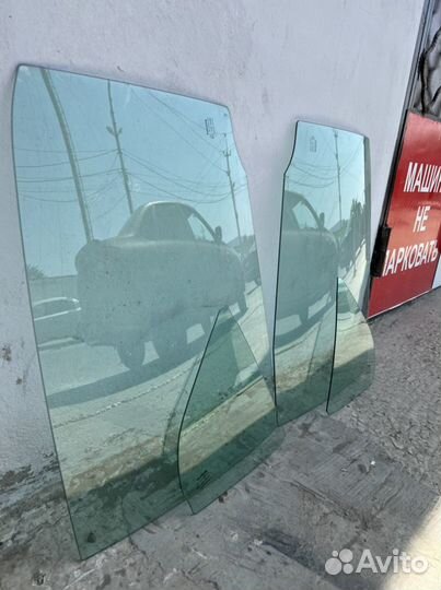 Стекла задние Toyota Camry v70 оригинал