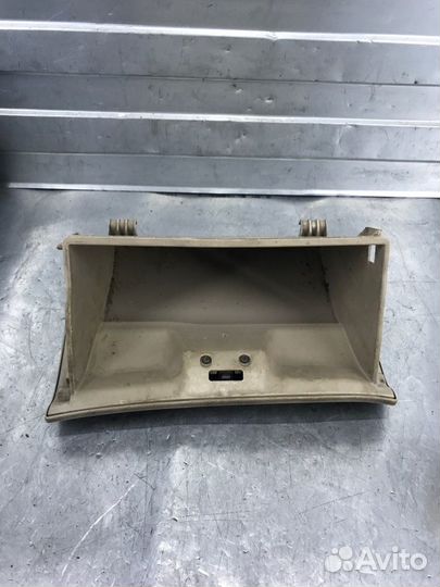 Бардачок Mitsubishi Lancer Cedia CS5A 4G93