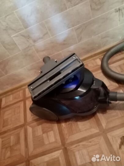Продам Пылесос LG