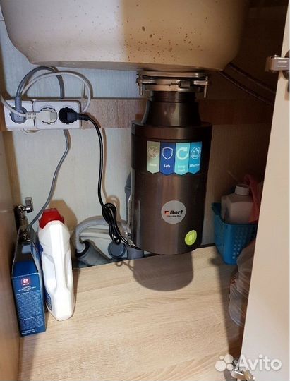 Измельчитель пищевых отходов Bort titan 4000