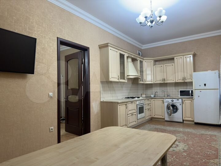 2-к. квартира, 80 м², 3/5 эт.