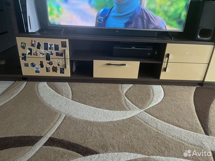 Шкаф с тумбой в гостиную