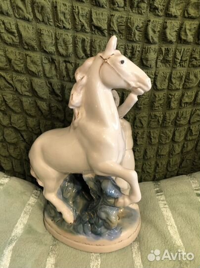 Статуэтки СССР и РФ