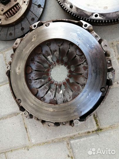 Маховик одномассовый Шаран 2005 год 1.9 2.0 тди