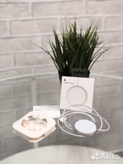 Беспроводное зарядное устройство на iPhone