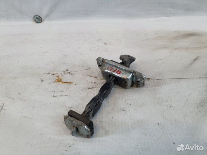 Ограничитель двери передний правый Hyundai Sonata