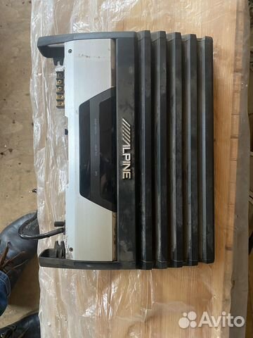 Подам автомагнитолу Alpine