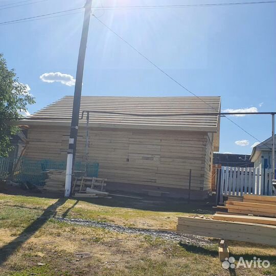 Сруб дома из бревна новый