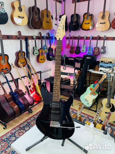 Электрогитара Yamaha ERG121