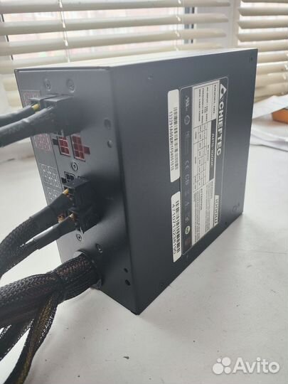 Блок питания Chieftec 1000Watt