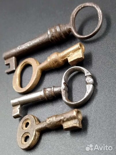 Старинные ключи от замков 4шт. до 1917 года