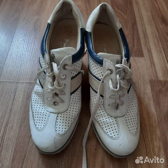 Женская обувь