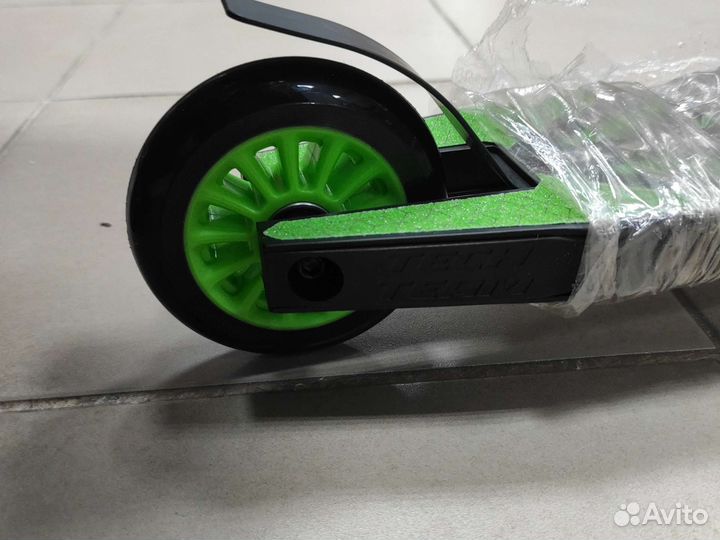 Самокат трюковой TT Vespa XL зеленый