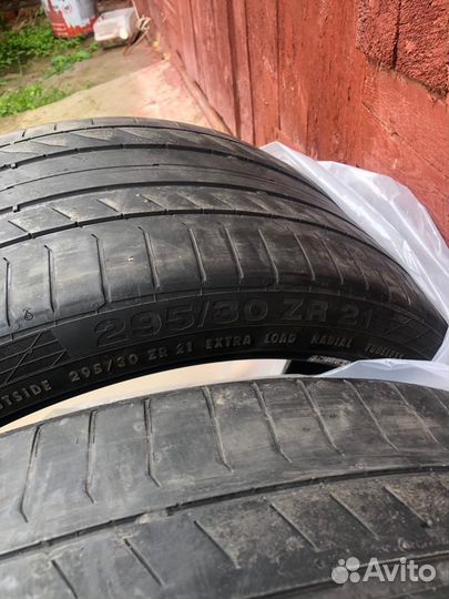 Continental ComfortContact - 5 265/35 R21 и 295/30 R21