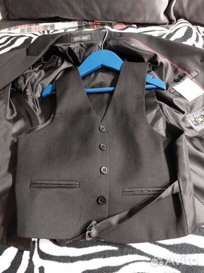 Пиджак+жилет на мальчика 122 128