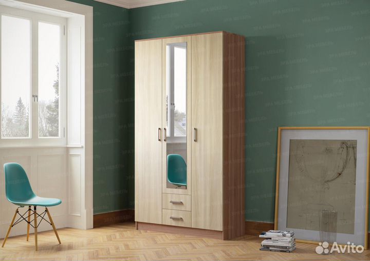 Шкаф трехдверный новый с зеркалом