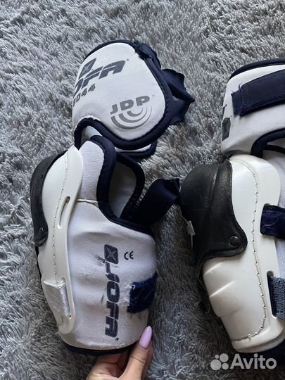 Налокотники хоккейные SR Jofa 8044 M/L. Швеция